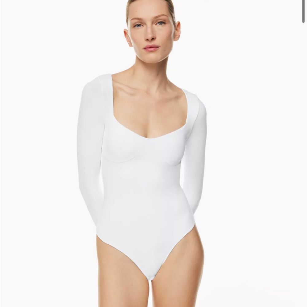 Aritzia Contour Lange Bodysuit Size M